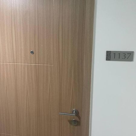 Red Residences Chino Roces Makati Макати Экстерьер фото