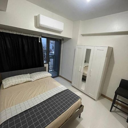 Red Residences Chino Roces Makati Макати Экстерьер фото